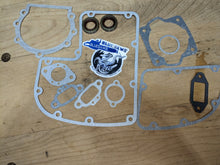Load image into Gallery viewer, BLUESAWS- Complete Gasket Set with Seals for Stihl 070, 090
