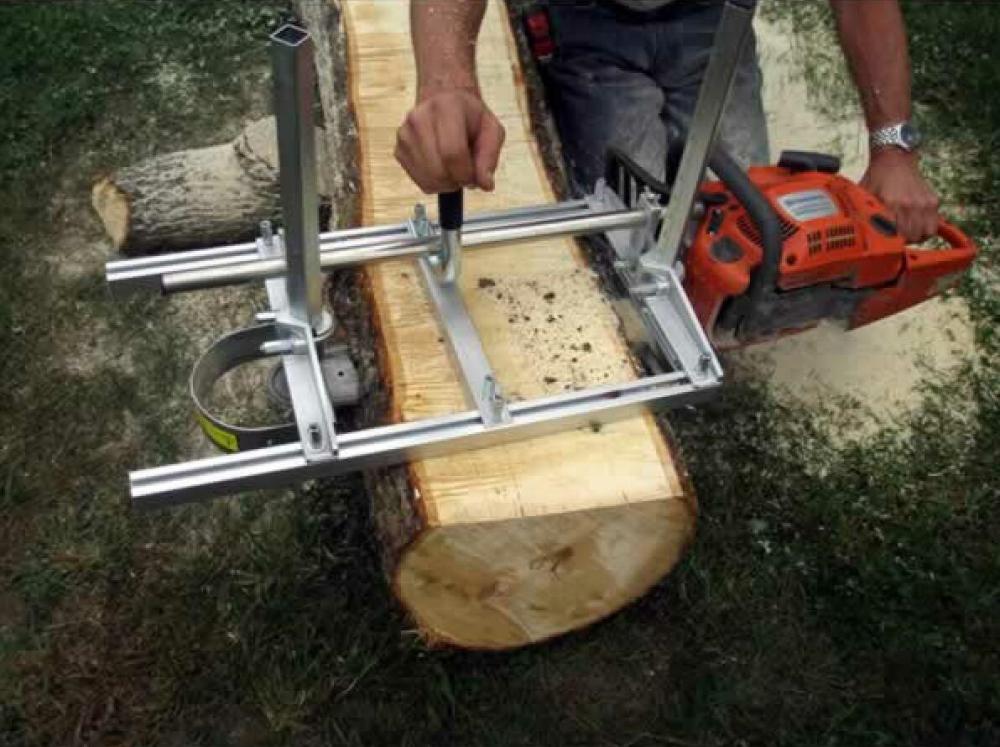 BLUESAWS 24” Chainsaw Mill